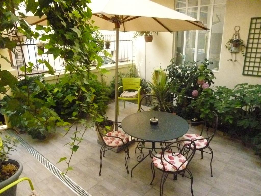Hotel California Vichy Exterior foto