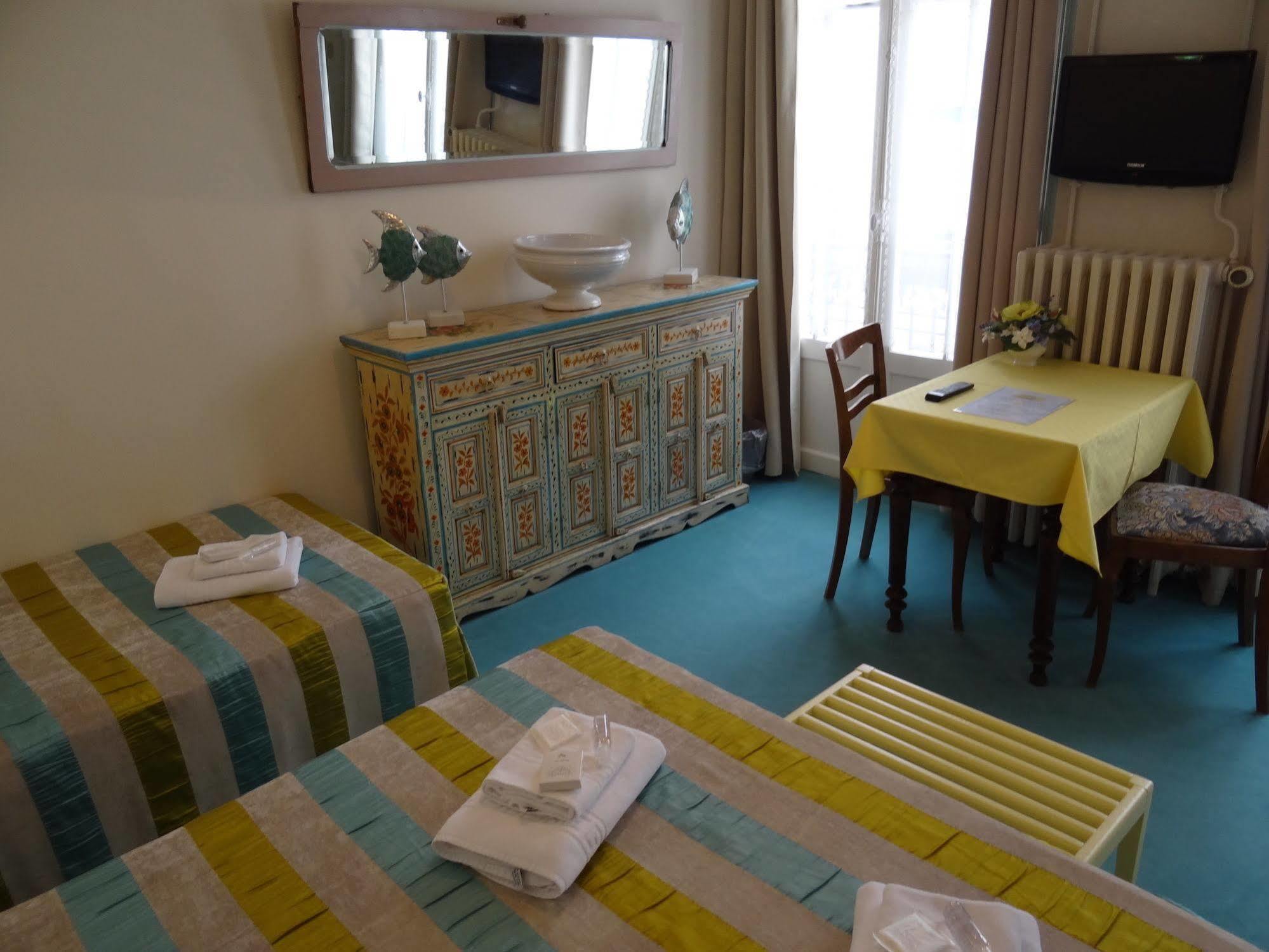 Hotel California Vichy Exterior foto